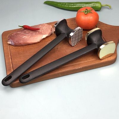 완벽하게 부드러운 스테이크를 위한 수동 부엌 도구