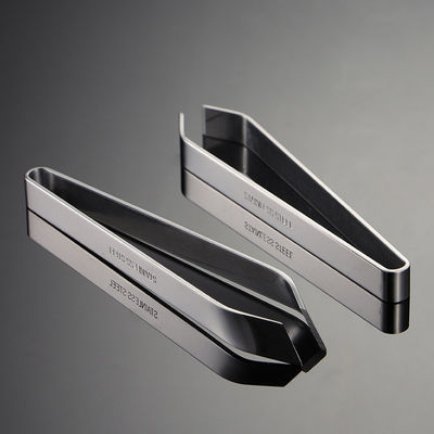 주방 칩 스탠레스 스틸 클램프와 대나무 손잡이가 있는 물고기 뼈 제거 도구