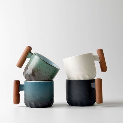 음료용품 종류 컵 접시 일본어 섬세한 세라믹 작은 컵 세트 목재 손잡이 500ml 용량