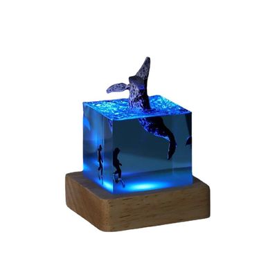 가벼운 선물 상어 다이버 LED 오션 나이트 램프 고급 디자인 스타일 樹脂 테이블 램프