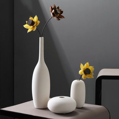 탁자 장식용 흰색 세라믹으로 만든 현대적인 수공예 건조 꽃 조립 잔