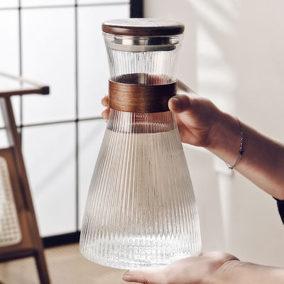 1.5L 유리 물병 및 1.5L 용량 뚜?? 을 가진 수직 유리 잔 세트